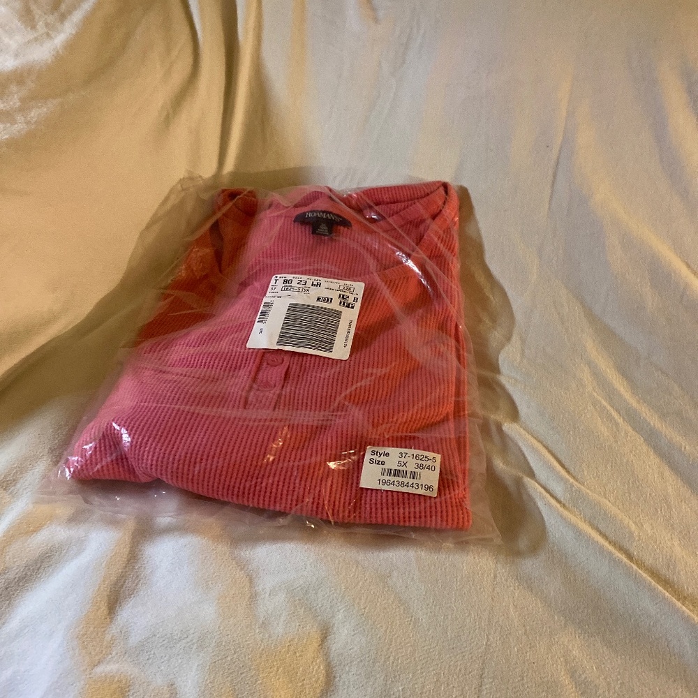 Women’s pink long sleeve shirt